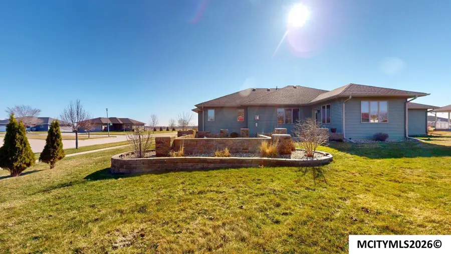 1500 Jade Ct, Mason City, IA 50401 - #3