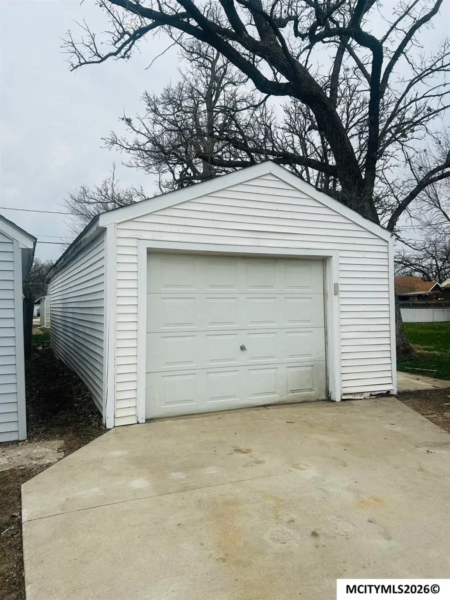 811 16th NE, Mason City, IA 50401 - #3