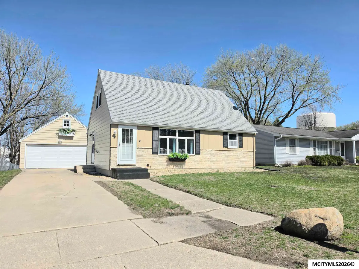 82 Sunny Circle, Mason City, IA 50401 - #1