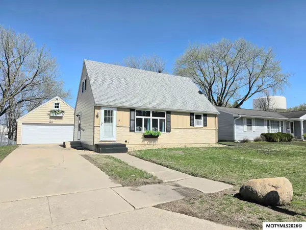 82 Sunny Circle, MASON CITY, IA 50401