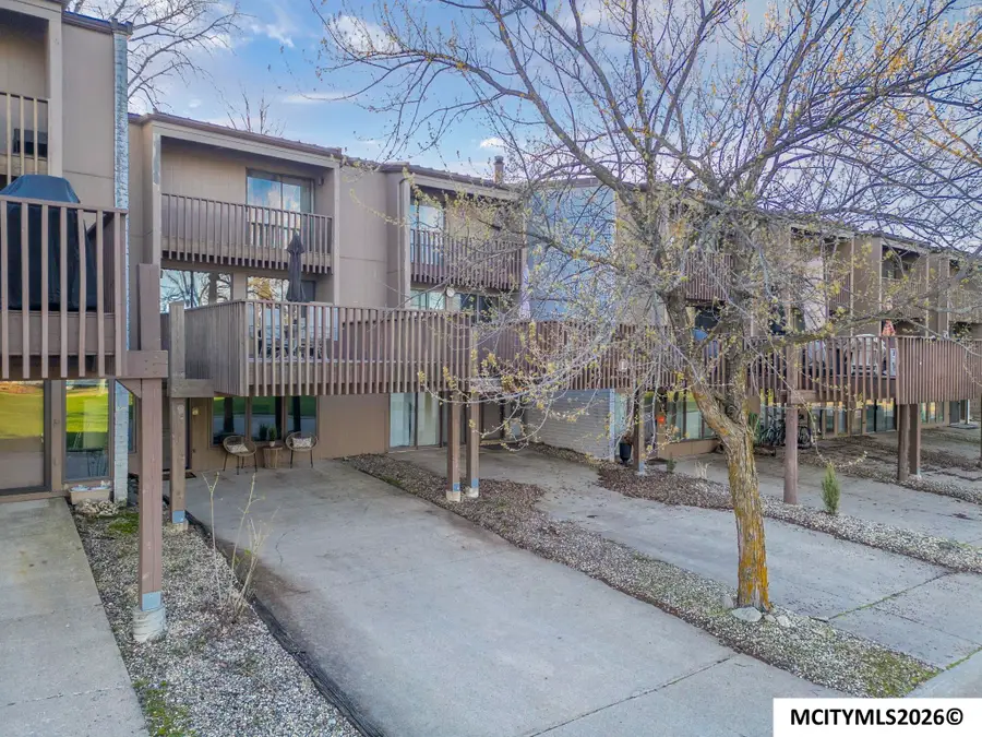 2700 N Shore Dr  L-34, Clear Lake, IA 50428 - #2