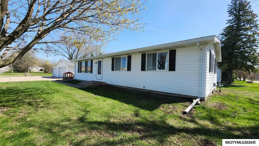 2117 S McKinley, Mason City, IA 50401 - #2