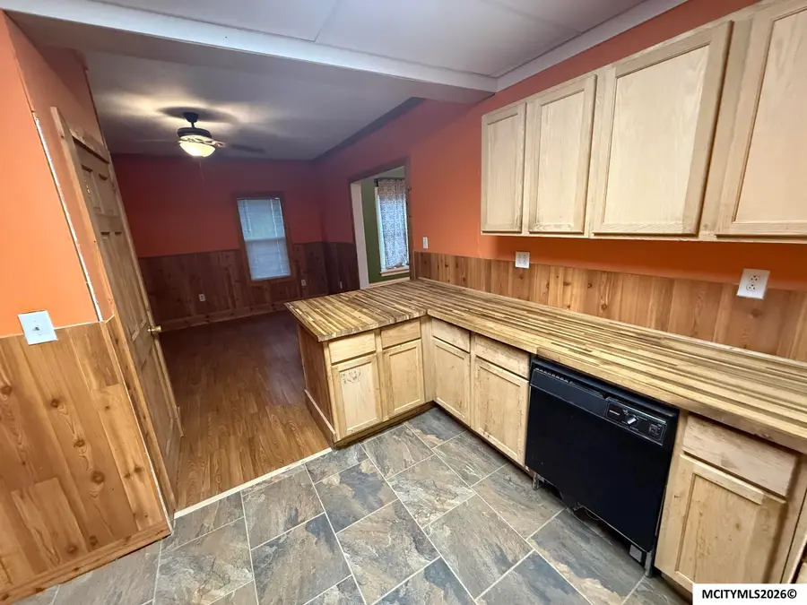 404 B St., Charles City, IA 50616 - #3
