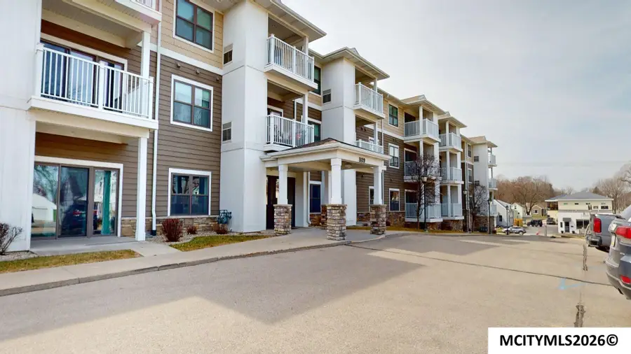 809 7th Ave N #211, Clear Lake, IA 50428 - #2