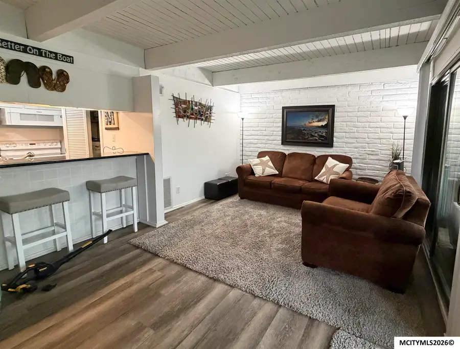 2700 N Shore Dr, Clear Lake, IA 50428 - #2