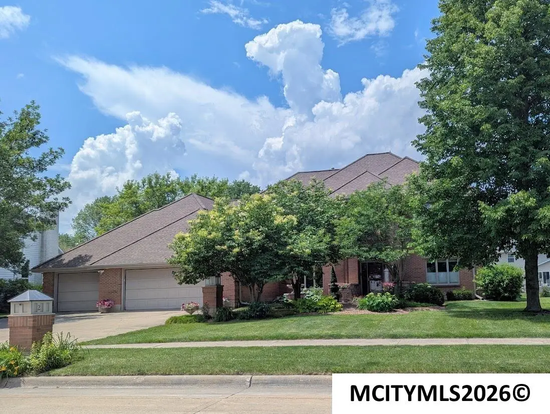 2 Deer Creek Ct, Mason City, IA 50401 - #1