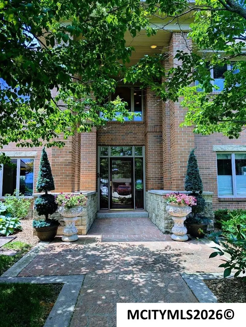 2 Deer Creek Ct, Mason City, IA 50401 - #2