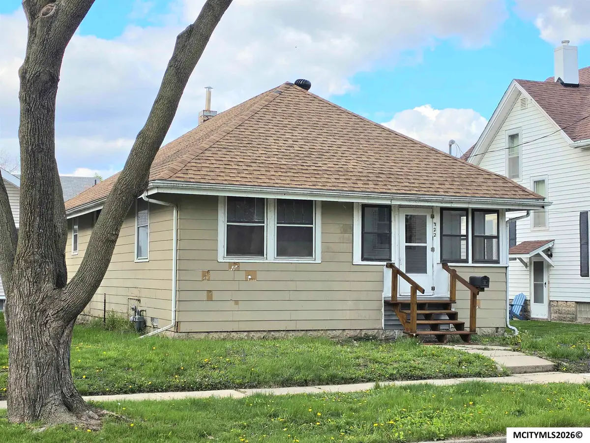 322 8th St NW, Mason City, IA 50401 - #1