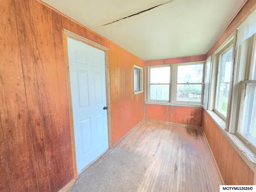 110 12th St SE, Mason City, IA 50401 - #2