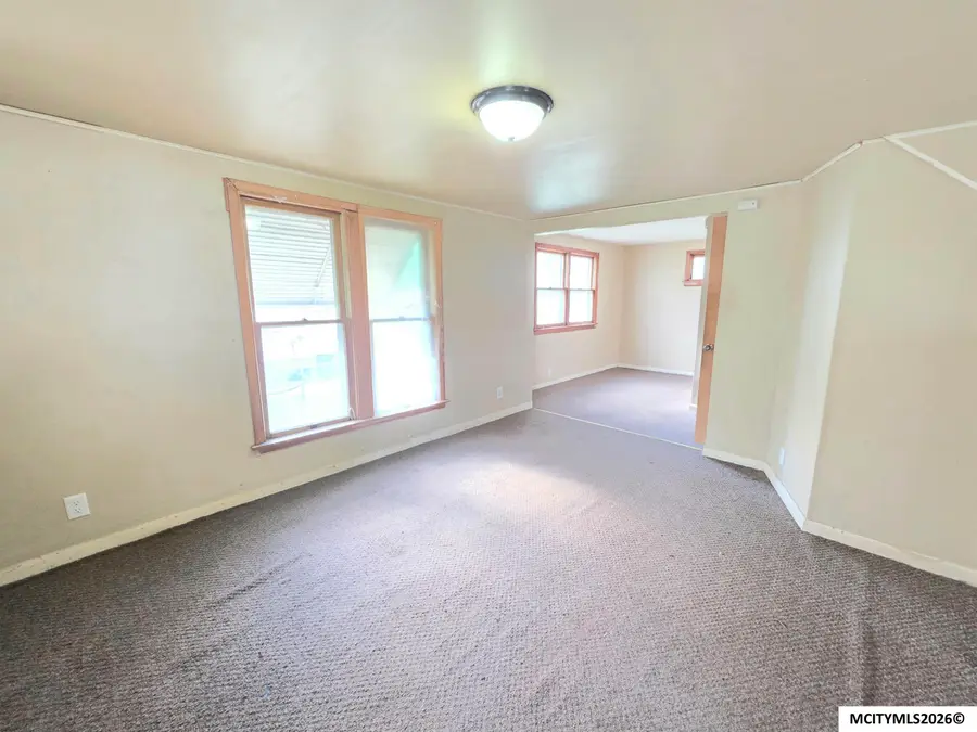 110 12th St SE, Mason City, IA 50401 - #3