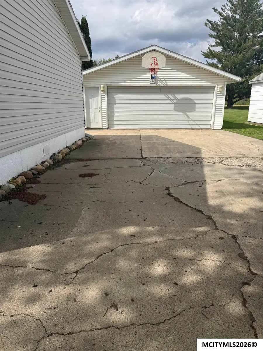 310 Bickford St, Dumont, IA 50625 - #3