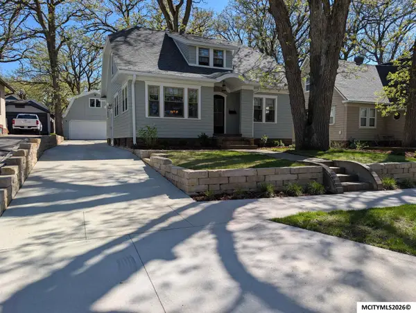 1017 1st NW, MASON CITY, IA 50401