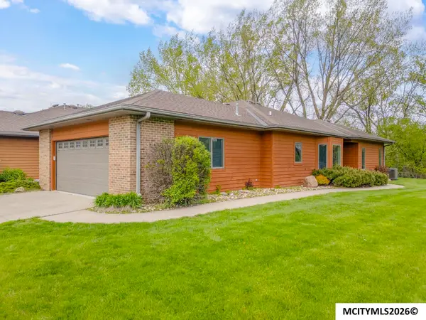 2005 Hunters Ridge Dr, MASON CITY, IA 50401