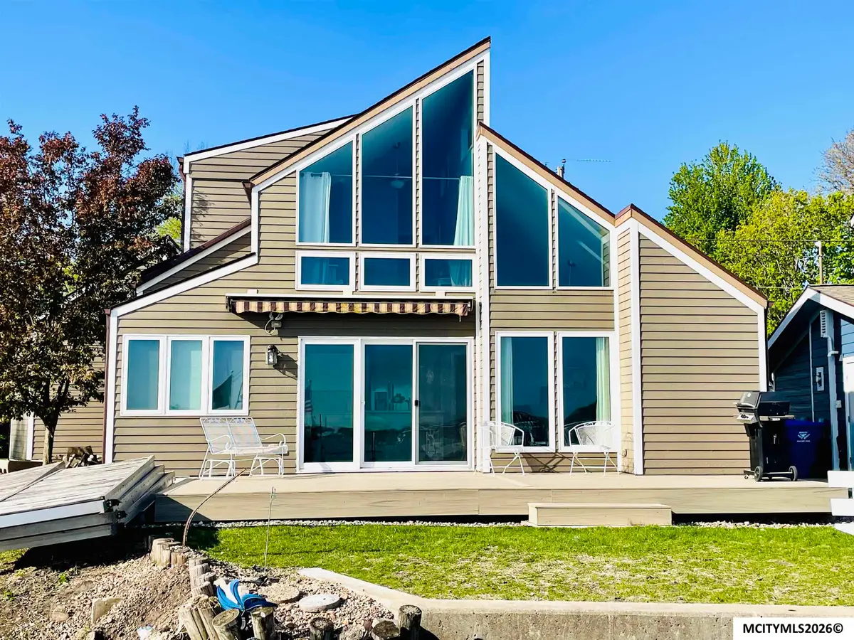 5122 Bayside Ave, Clear Lake, IA 50428 - #1