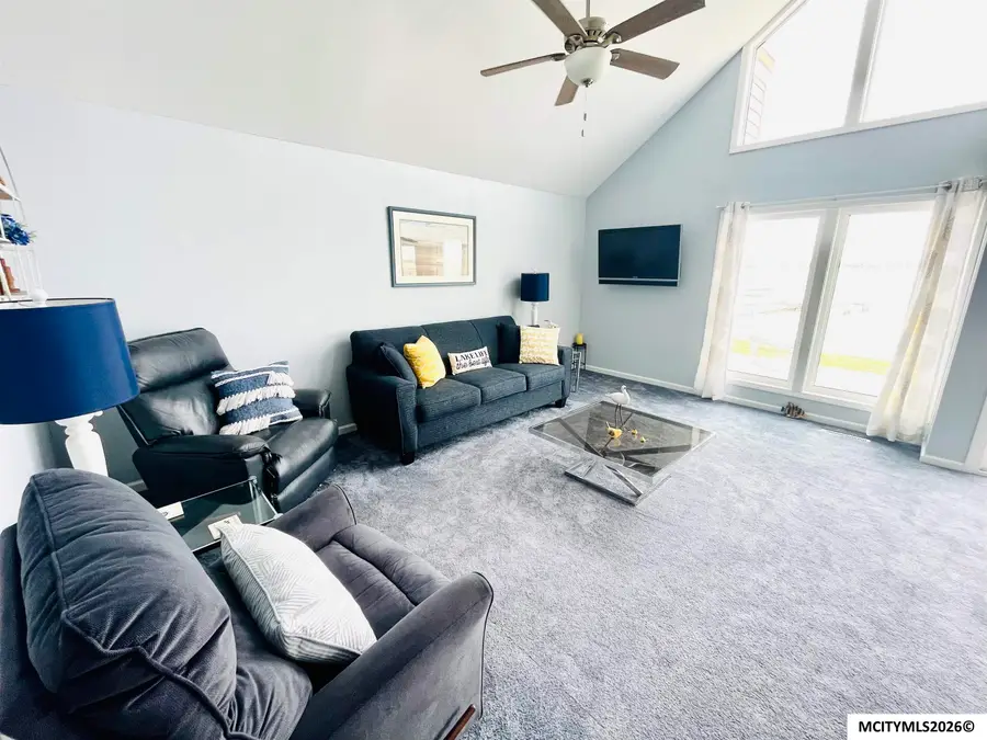 5122 Bayside Ave, Clear Lake, IA 50428 - #3