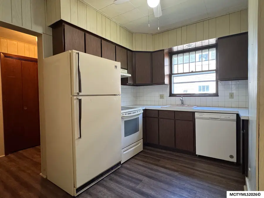 108 S Virginia Ave, Mason City, IA 50401 - #2