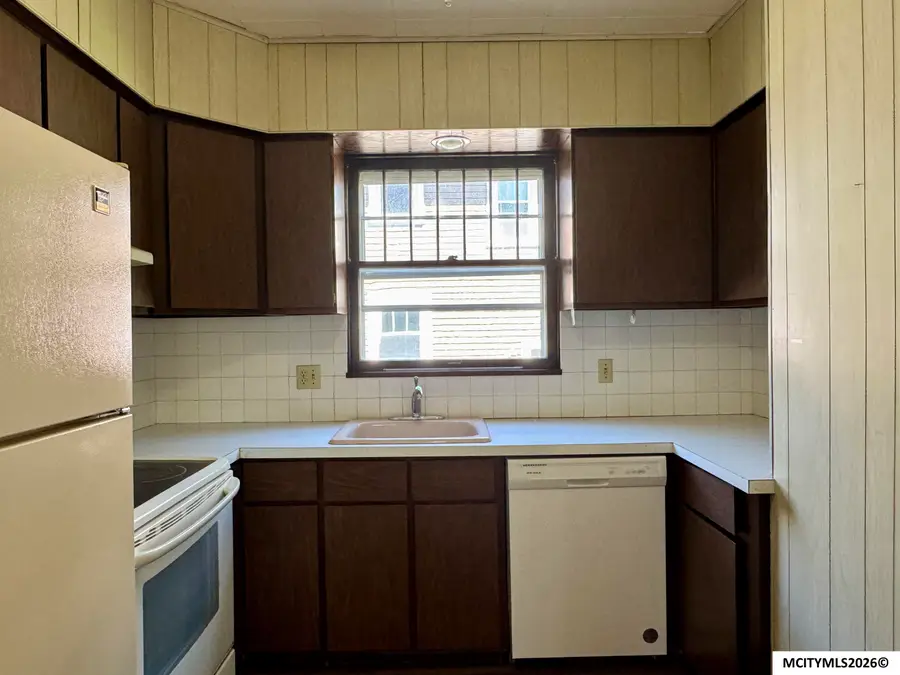 108 S Virginia Ave, Mason City, IA 50401 - #3