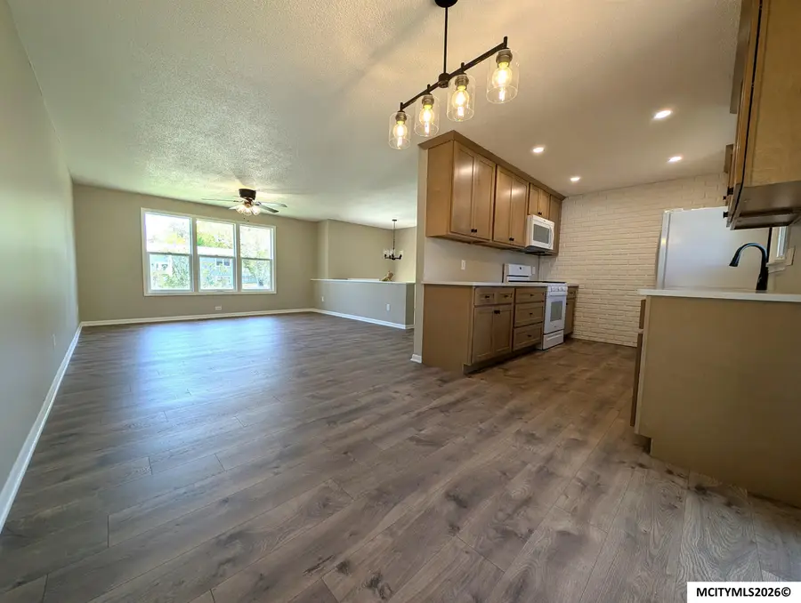 694 17th SE, Mason City, IA 50401 - #2