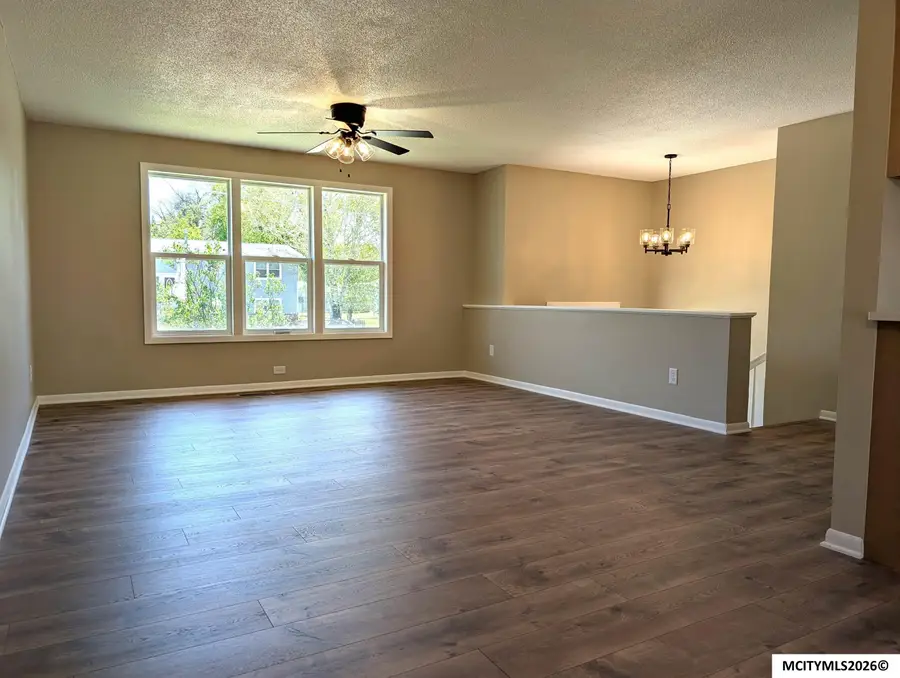 694 17th SE, Mason City, IA 50401 - #3
