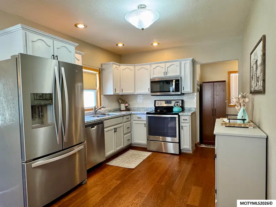 301 S Indiana Ave, Mason City, IA 50401 - #3