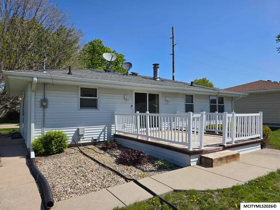 425 27th SW, Mason City, IA 50401 - #2