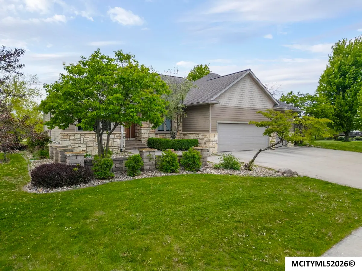 1153 Onyx Ct, Mason City, IA 50401 - #1