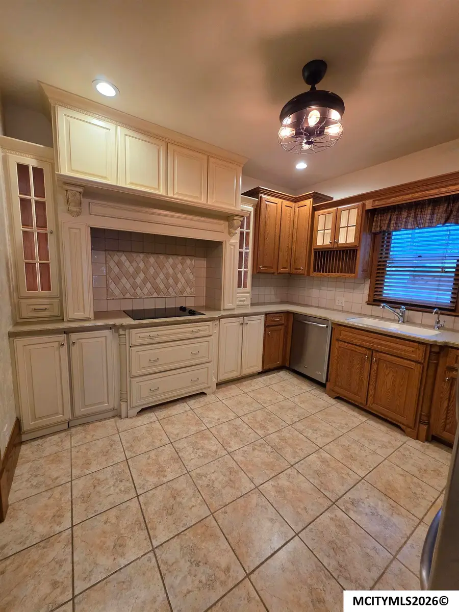 1323 S Pennsylvania, Mason City, IA 50401 - #2