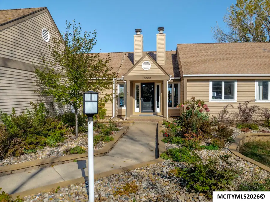 1000 Briarstone Dr, Mason City, IA 50401 - #3