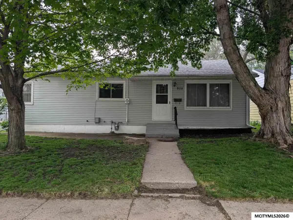808 N Harrison, MASON CITY, IA 50401
