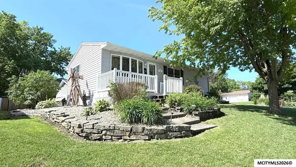 715 4th St NW, NORA SPRINGS, IA 50458