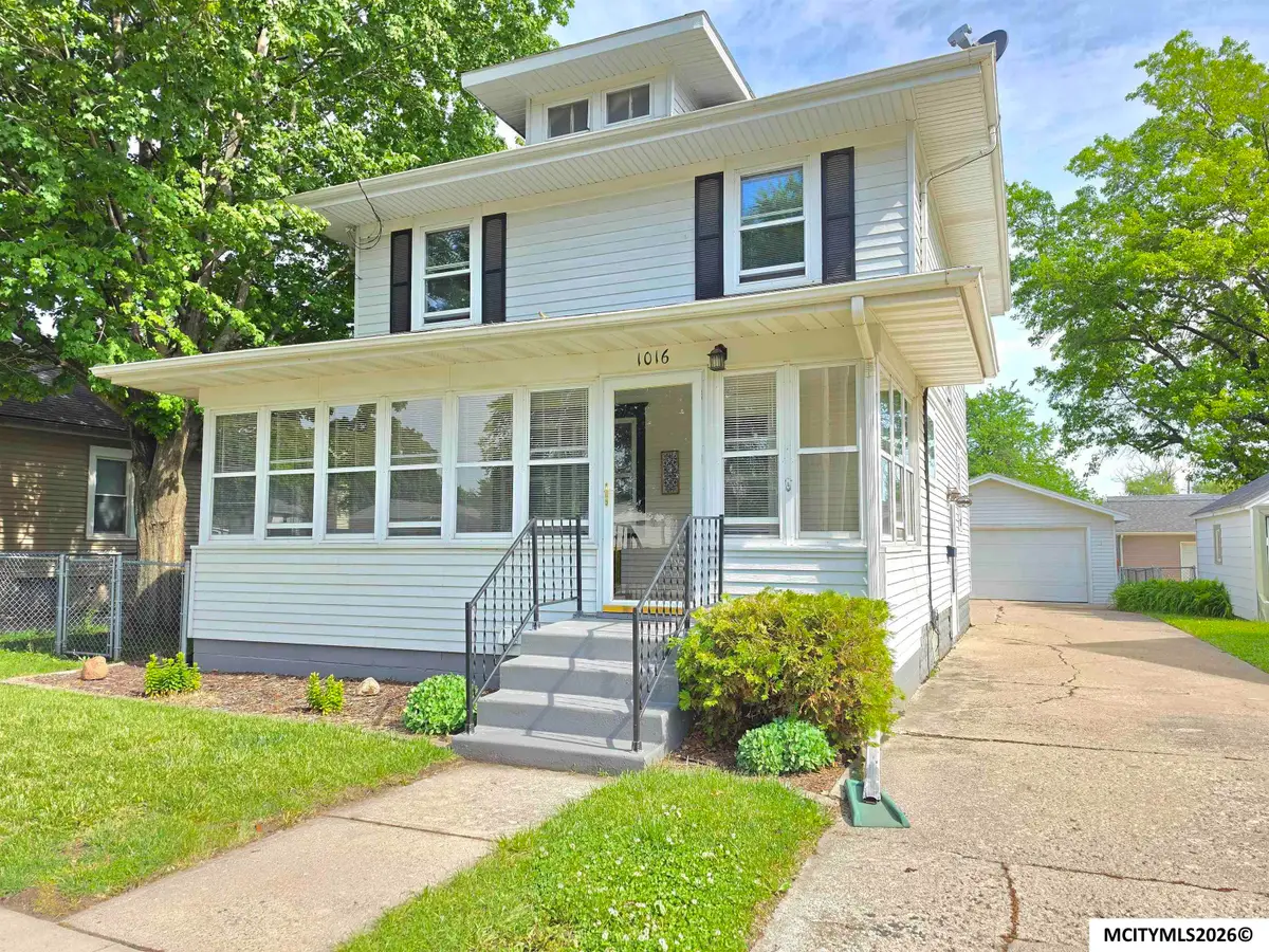 1016 E State St, Mason City, IA 50401 - #1