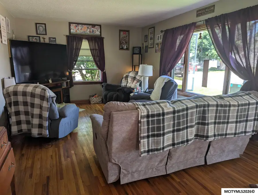 27 26th SW, Mason City, IA 50401 - #2