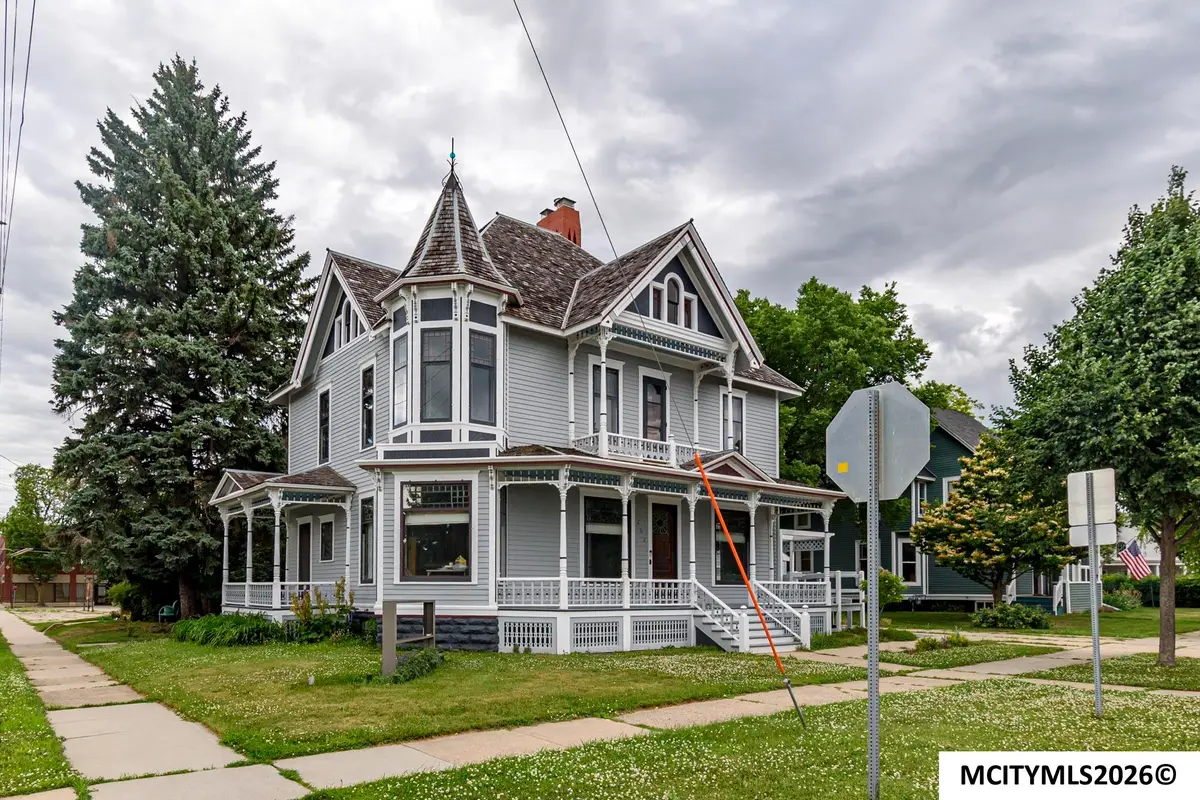 202 2ND SE, Mason City, IA 50401 - #1