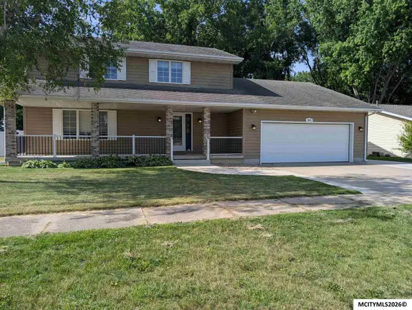 1865 Springview Dr, MASON CITY, IA 50401