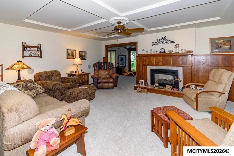 20688 Spruce Ave, Mason City, IA 50401 - #2