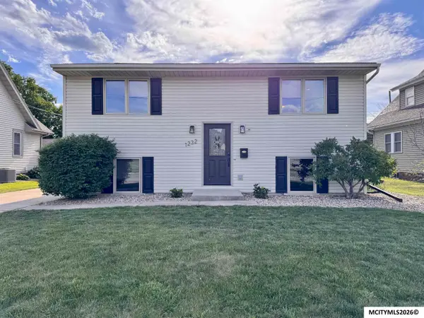 1232 N Rhode Island Ave, MASON CITY, IA 50401