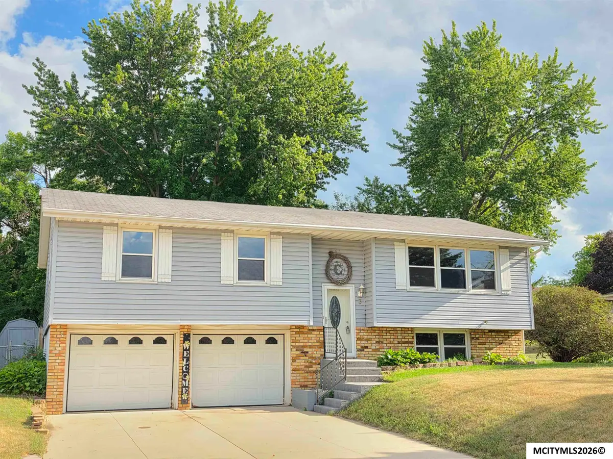 3 Mississippi Circle, Mason City, IA 50401 - #1