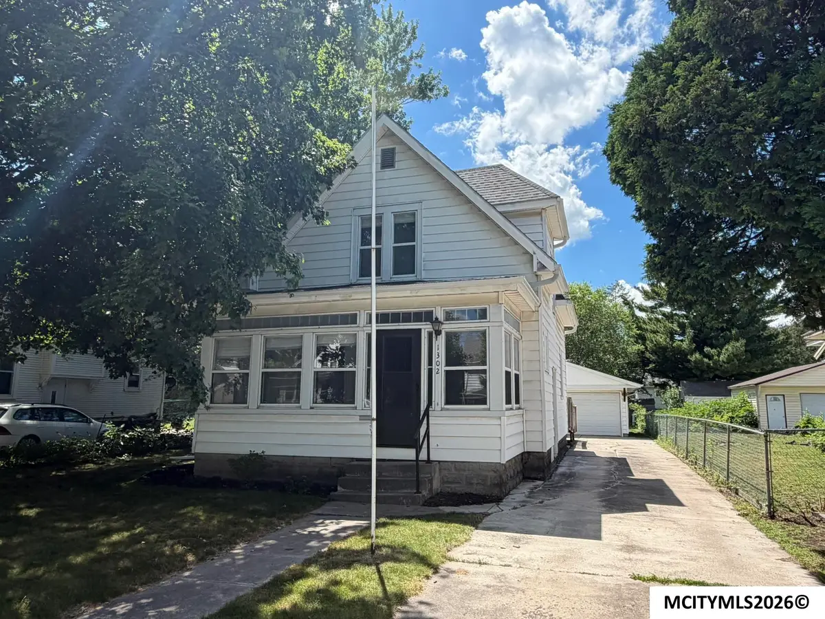 1302 N Adams, Mason City, IA 50401 - #1
