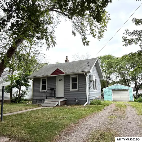 916 8th NE, MASON CITY, IA 50401