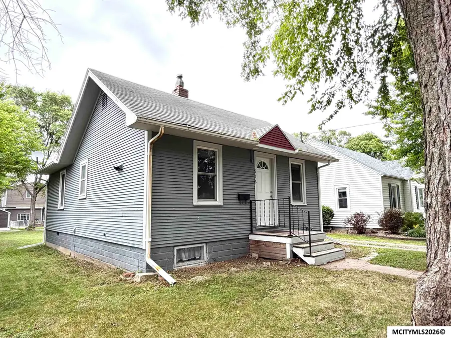 916 8th NE, Mason City, IA 50401 - #2