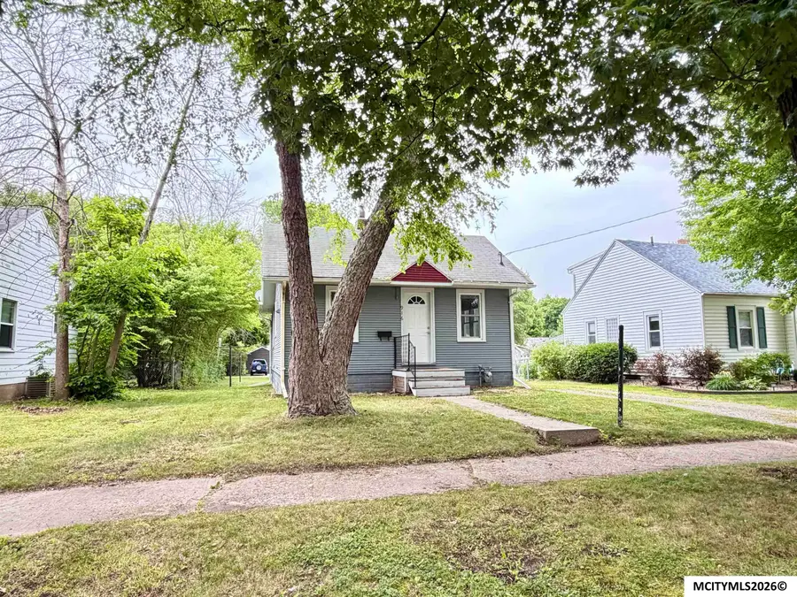 916 8th NE, Mason City, IA 50401 - #3