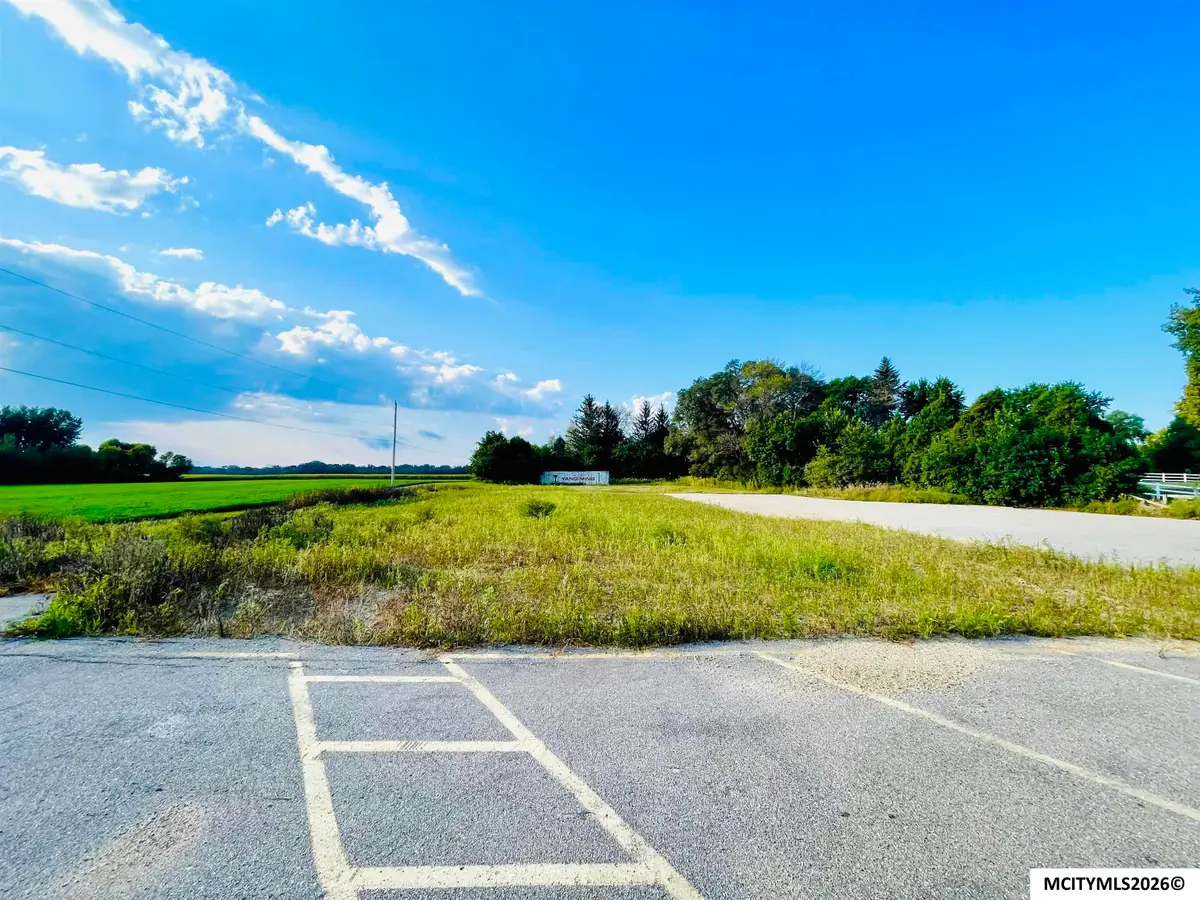 2571 4th SE, Mason City, IA 50401 - #1