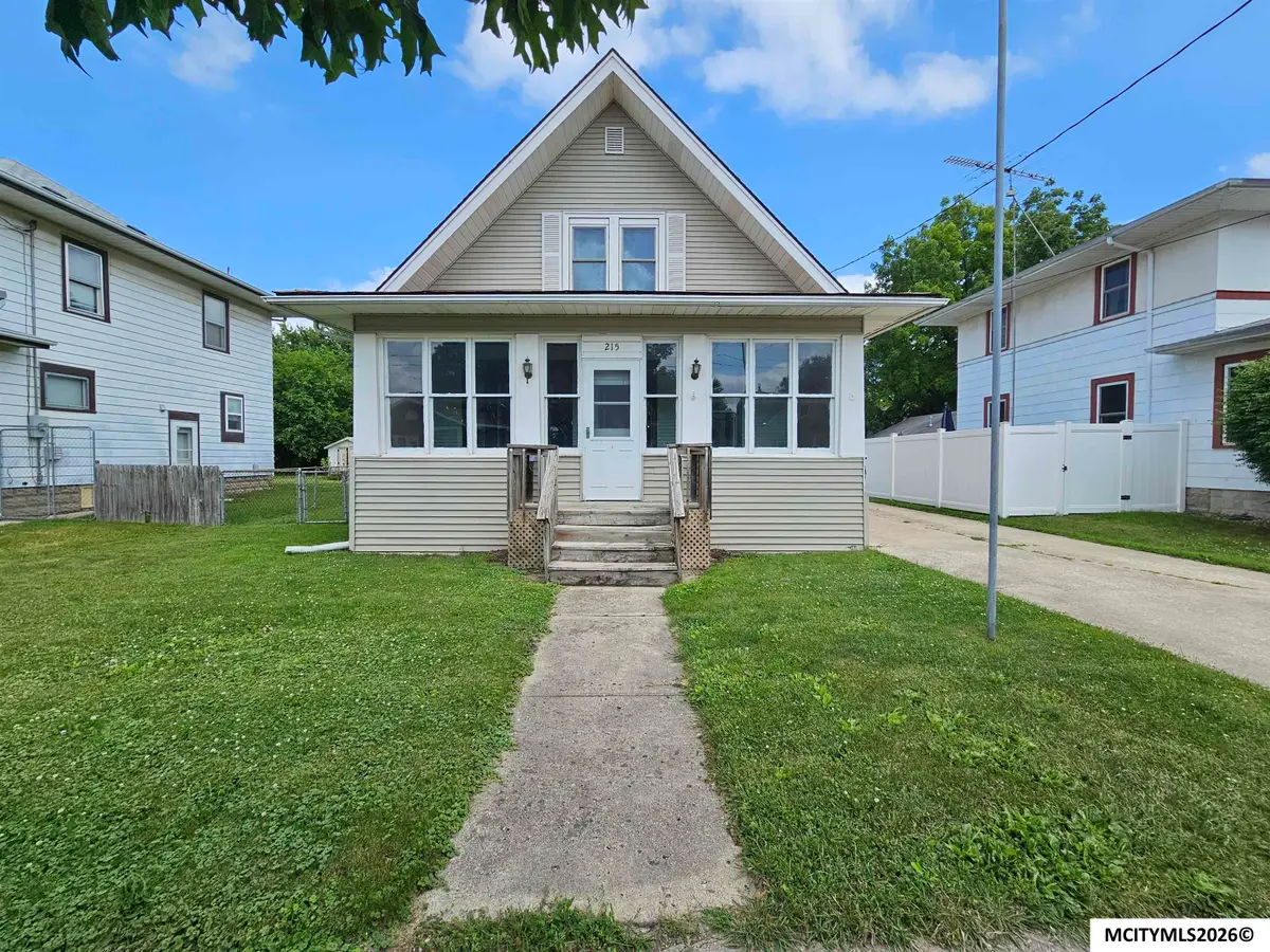 215 S Louisiana Avenue, Mason City, IA 50401 - #1