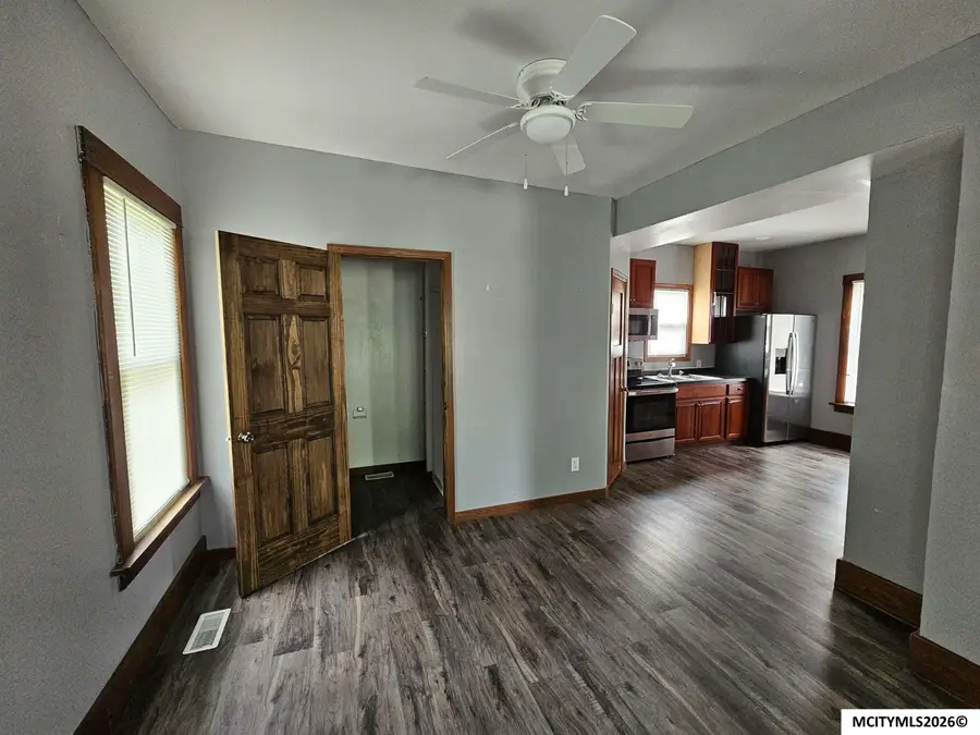 215 S Louisiana Avenue, Mason City, IA 50401 - #3