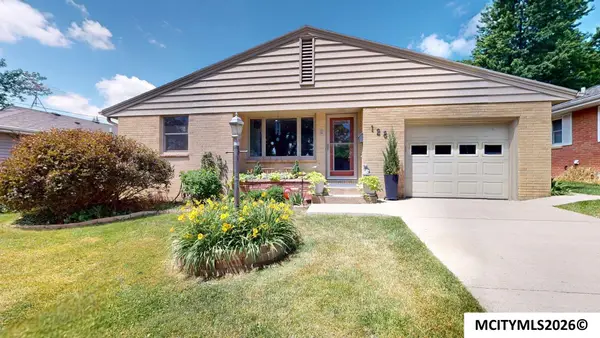 128 S Hampshire Pl, MASON CITY, IA 50401
