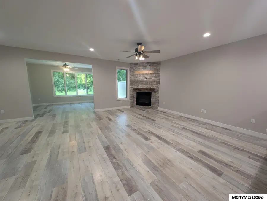 532 River Bend CT, Mason City, IA 50401 - #2