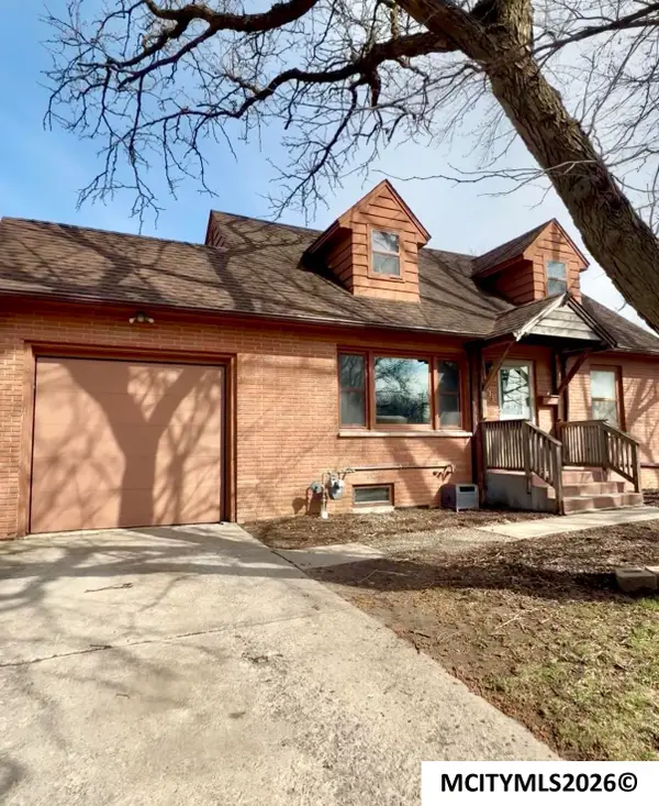 915 S Louisiana, MASON CITY, IA 50401