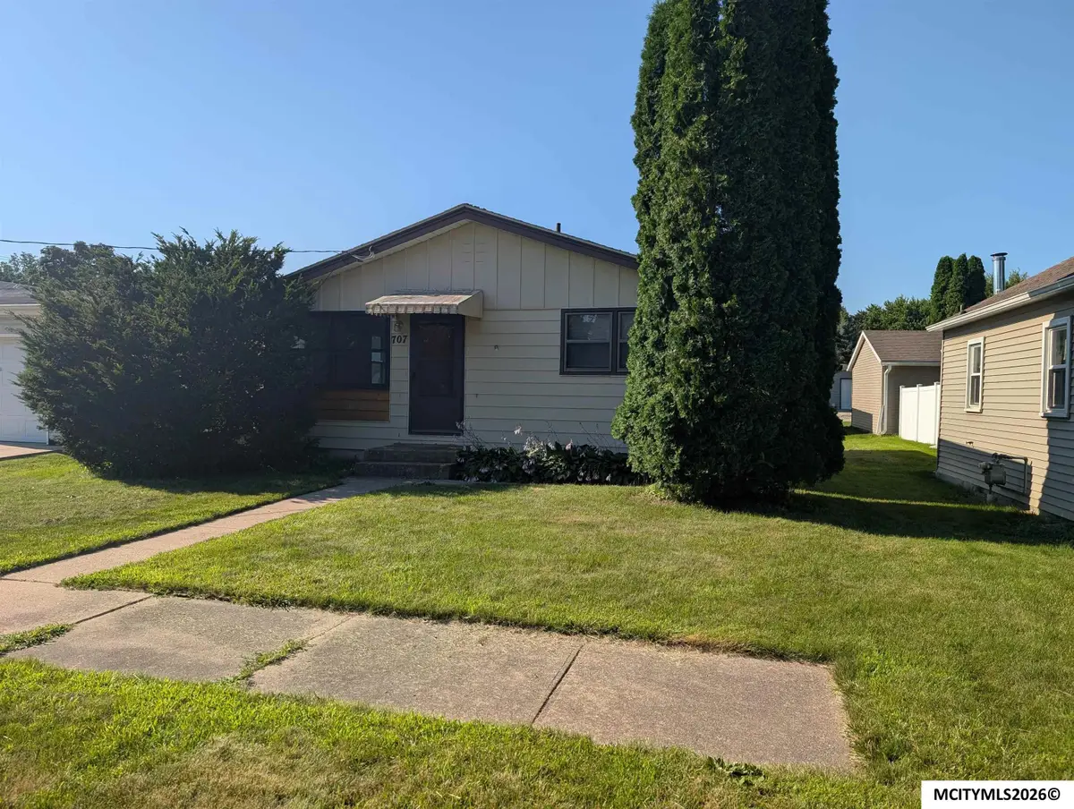 707 16th SE, Mason City, IA 50401 - #1