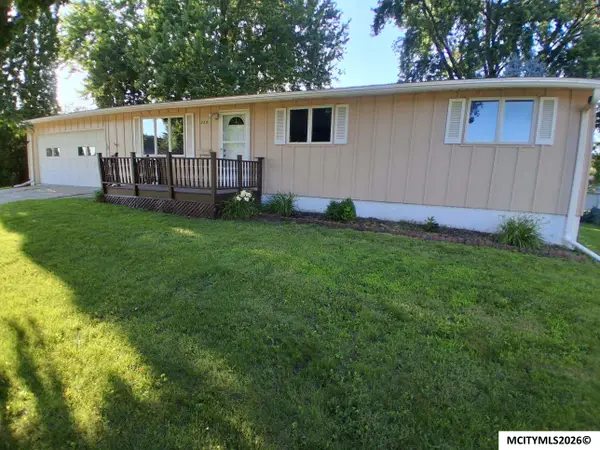 220 W Main St, MANLY, IA 50456