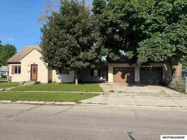 1534 N Rhode Island, MASON CITY, IA 50401